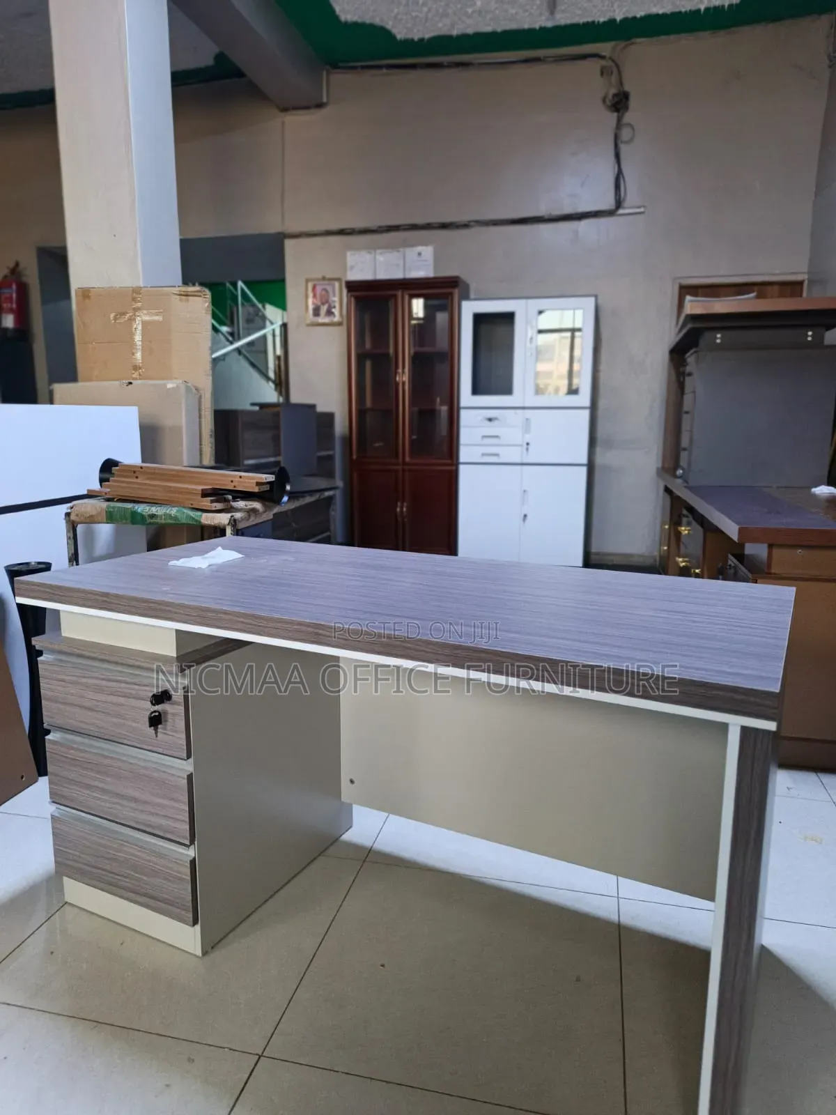 Executive Desk: 140cm Soft Polished Surface Office Desk