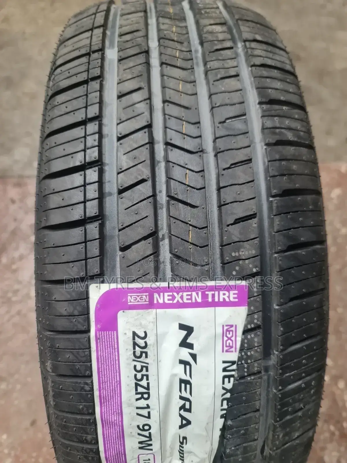 225 /55 R17 Nexen(Korea).