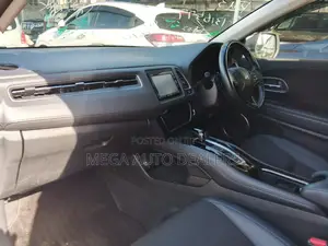 Honda Vezel 2018 White