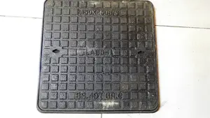 450 *450 Manhole Covers (Cast Iron)