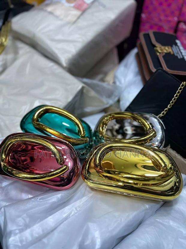 Colored Hand Clutch Bag - thumbnail 2