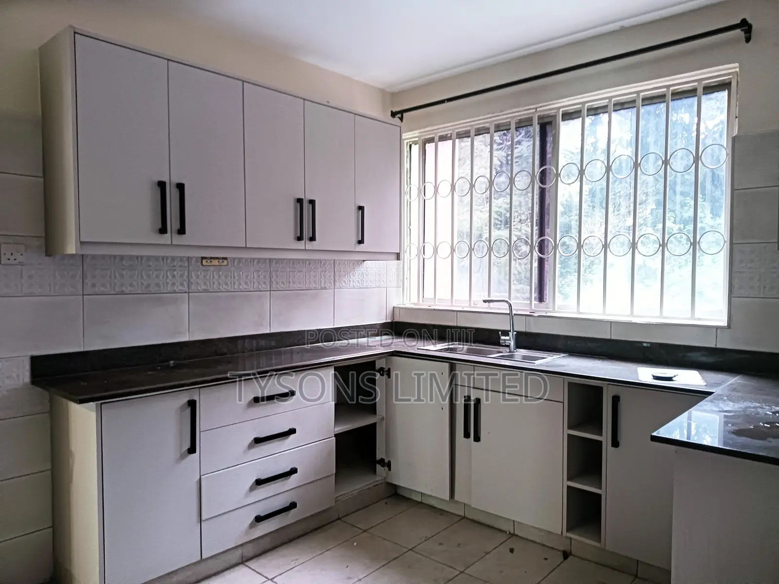 4bdrm Apartment in Lavington, Valley Arcade for sale