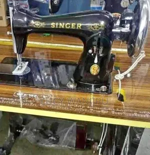 Singer Sewing Machine/ Sewing Machine Singer