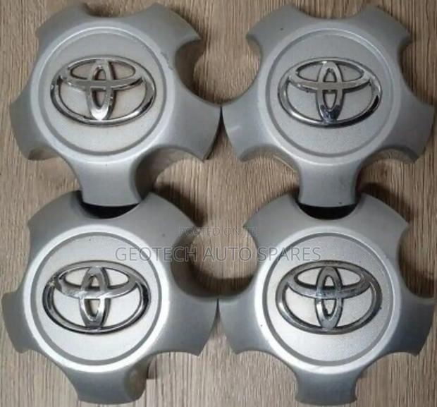 Vanguard/Rav4 Center Rim Caps