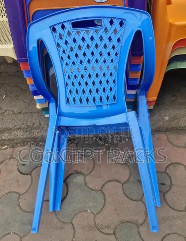 Rosa Plastic Chair. - thumbnail 3