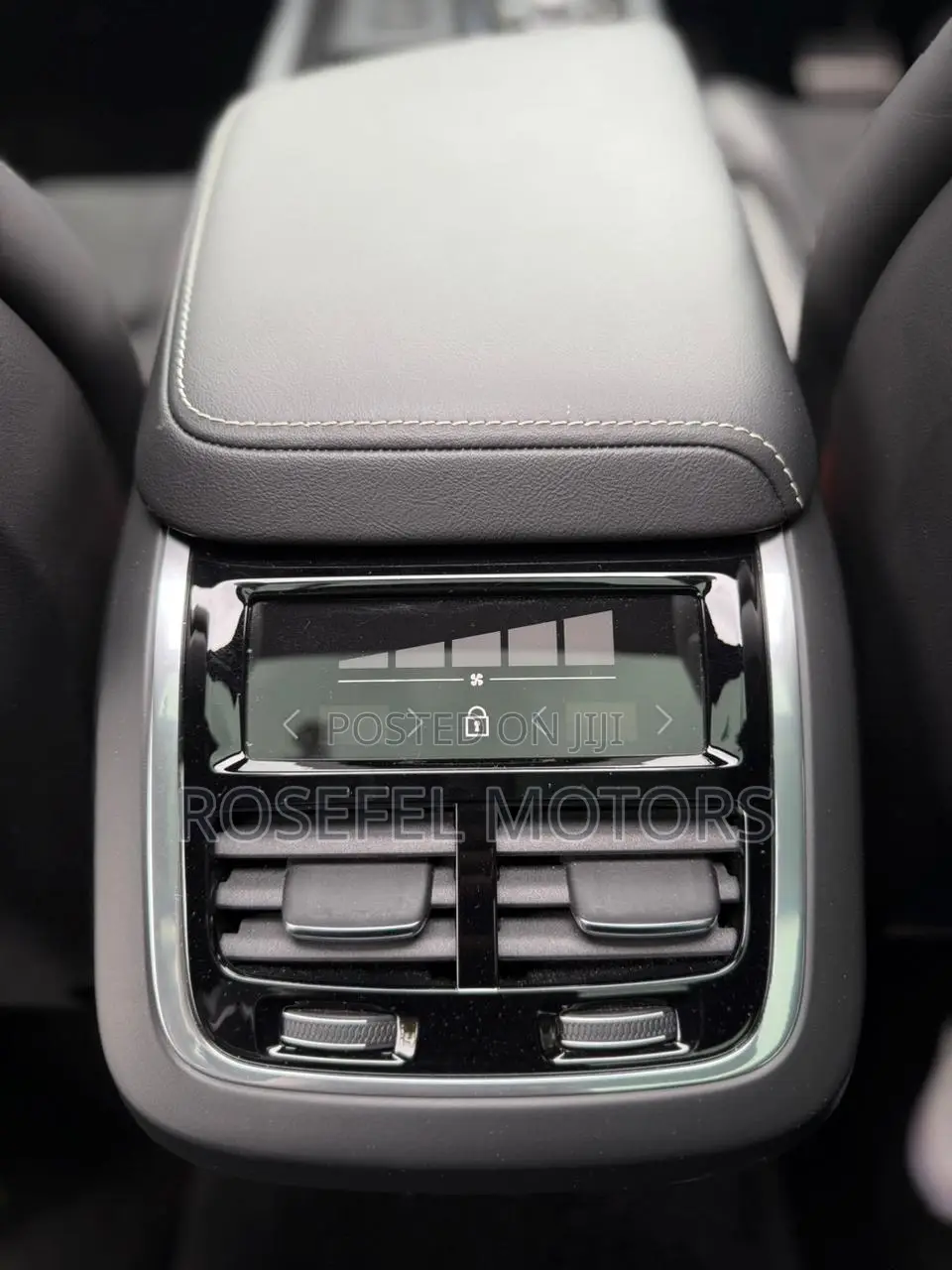 Volvo XC60 2019 White