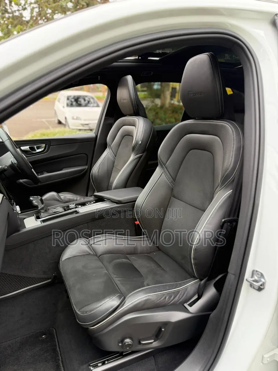 Volvo XC60 2019 White
