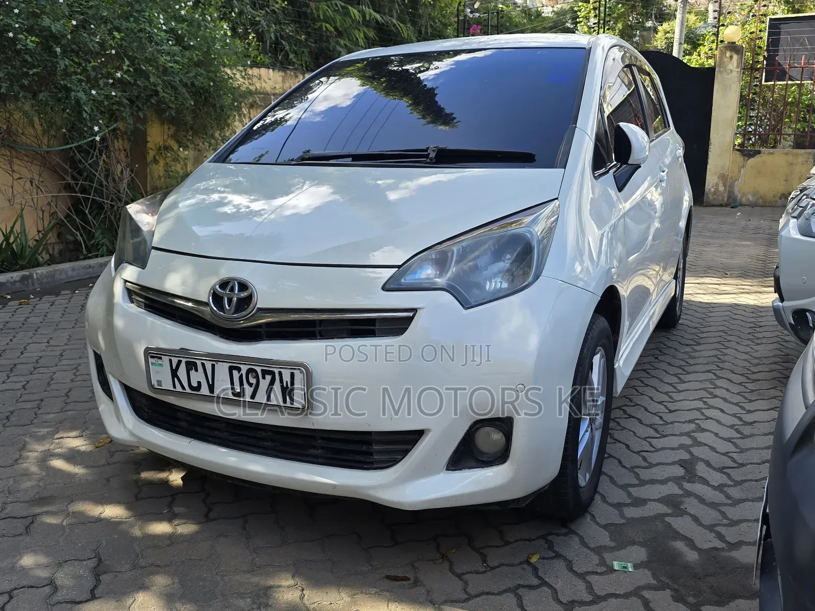 Toyota Ractis 1.5 FWD 2015 White