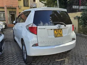 Toyota Ractis 1.5 FWD 2015 White