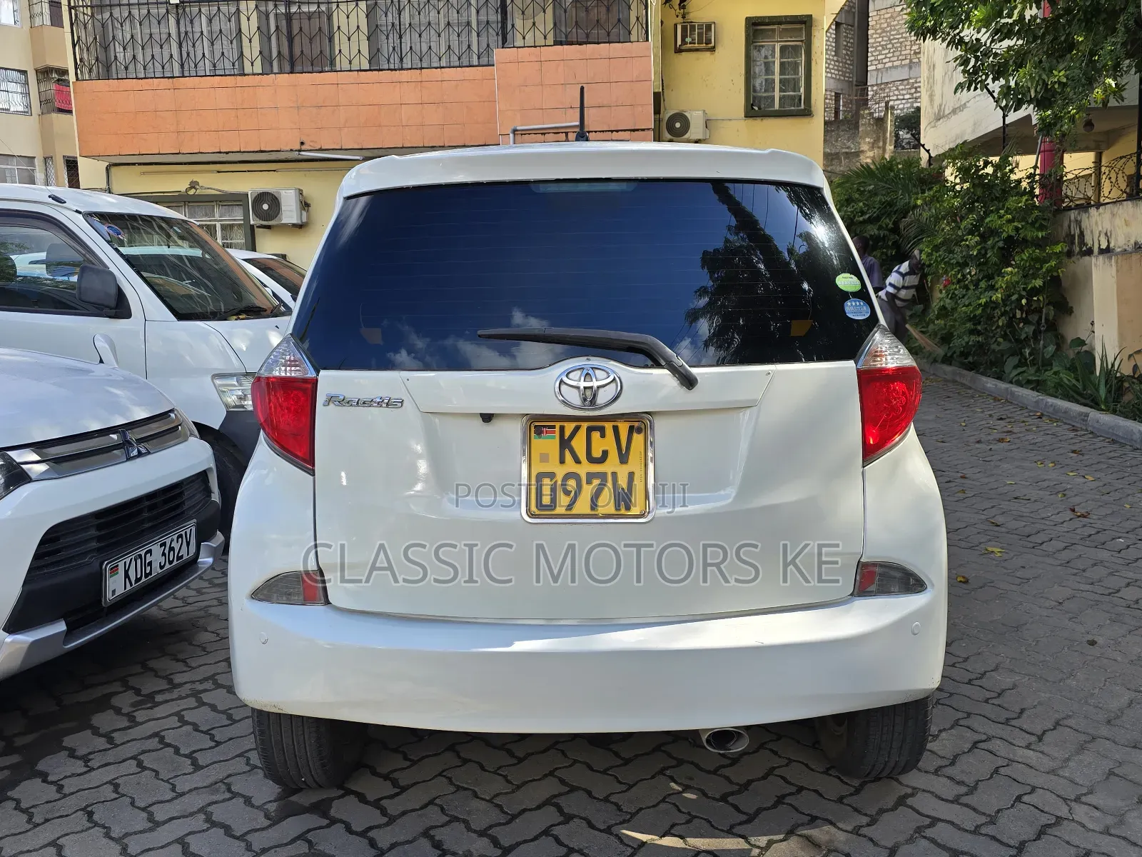 Toyota Ractis 1.5 FWD 2015 White