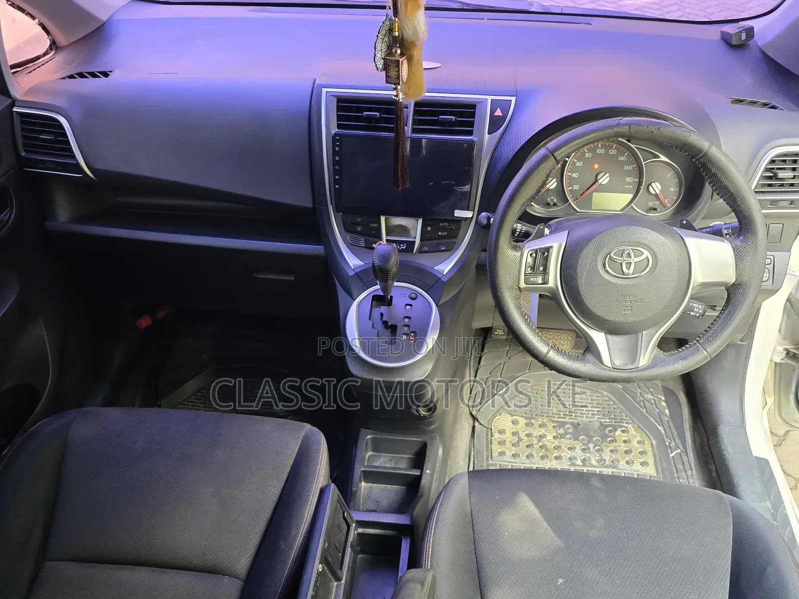 Toyota Ractis 1.5 FWD 2015 White