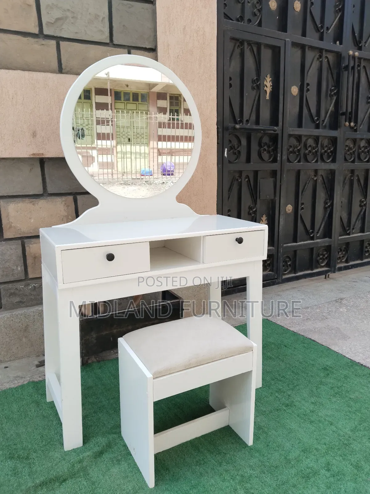 Modern Dressing Table Set In. Nairobi