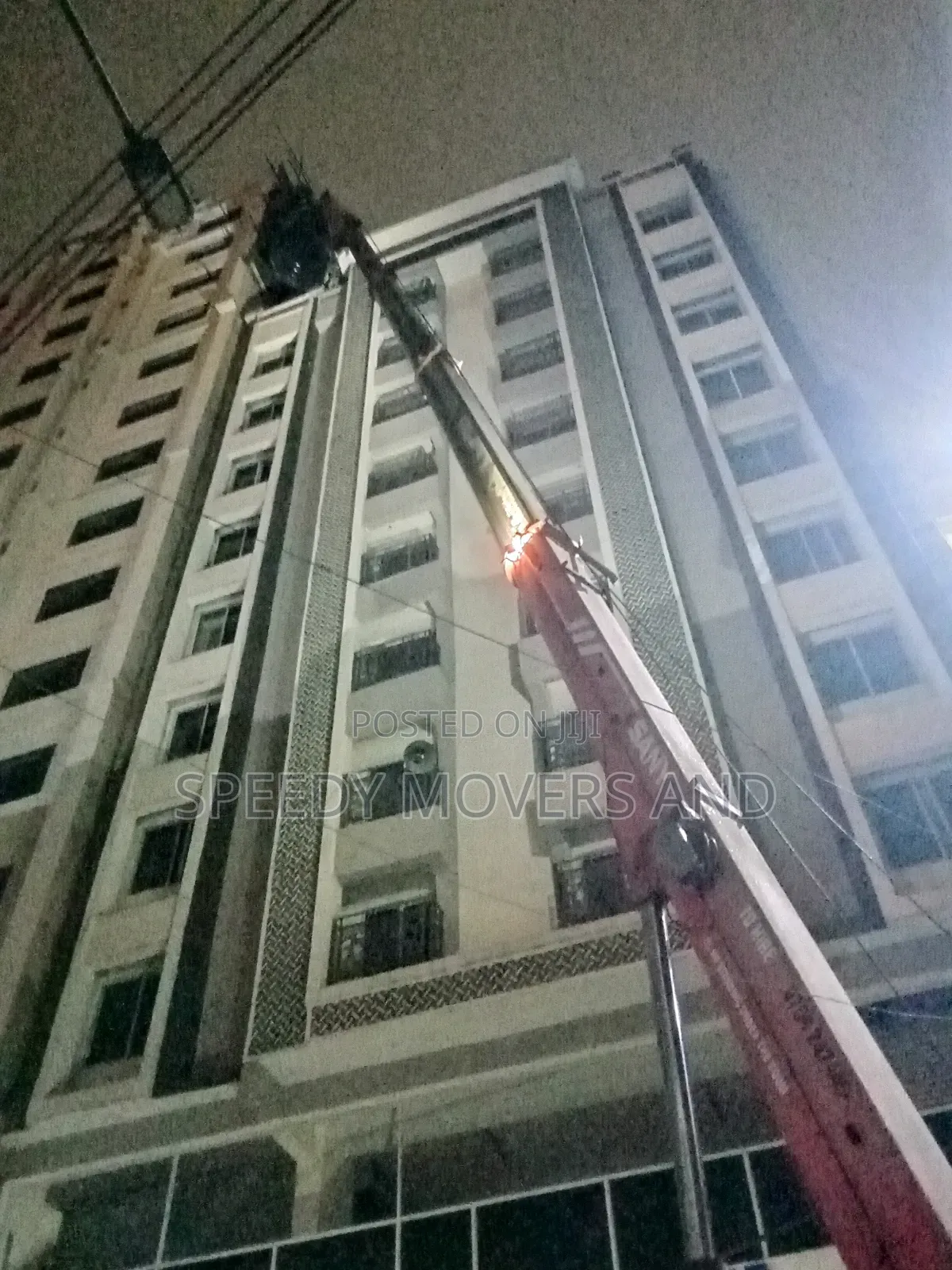Lifting Crane Accessible for Jobs