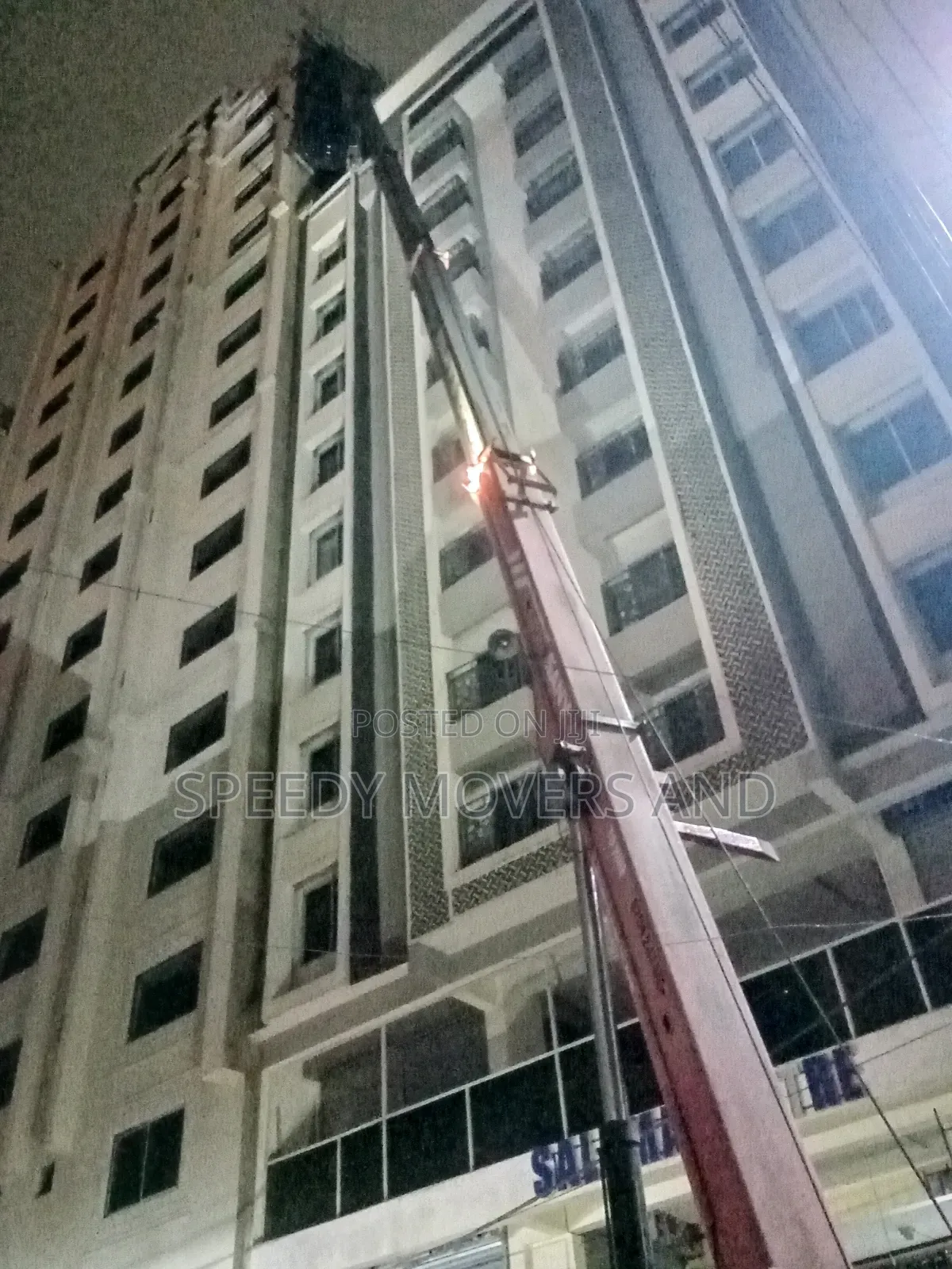 Lifting Crane Accessible for Jobs