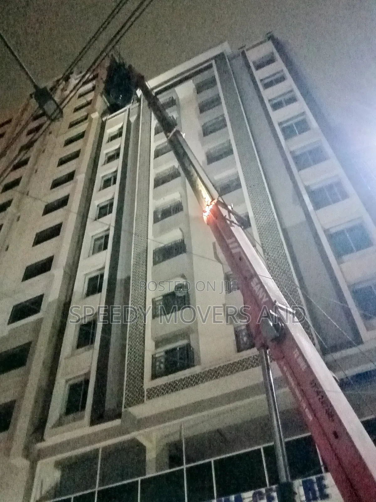 Lifting Crane Accessible for Jobs
