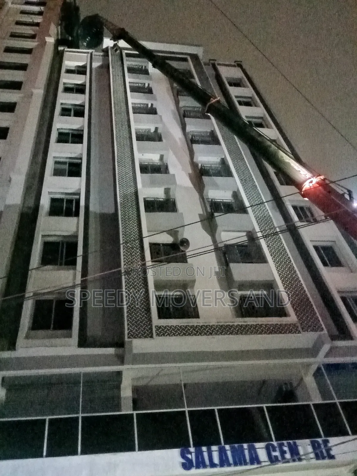 Lifting Crane Accessible for Jobs