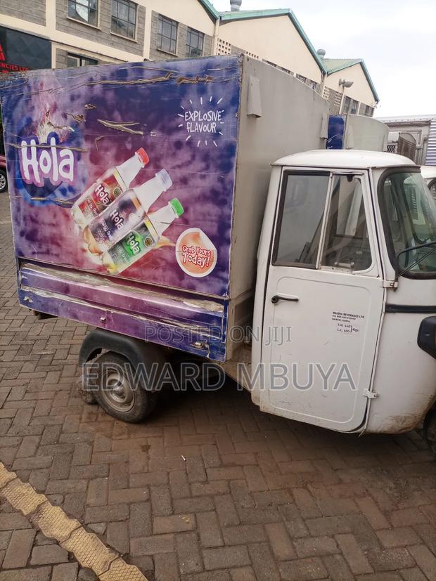 Piaggio 2022 White - thumbnail 4