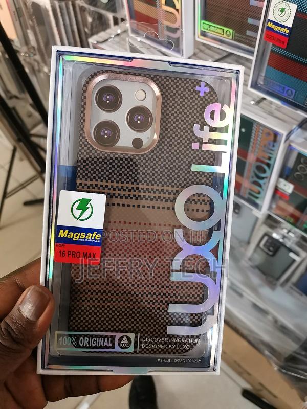 Luxo Design Case for iPhone 16 Pro Max Classic Checkerboard - main view