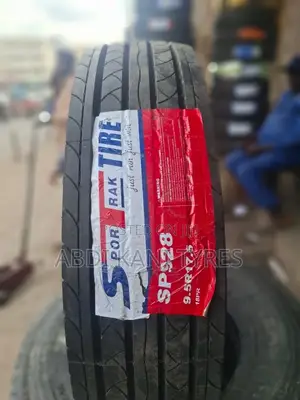 9.5r17.5 Sportrak Tire (Mn)