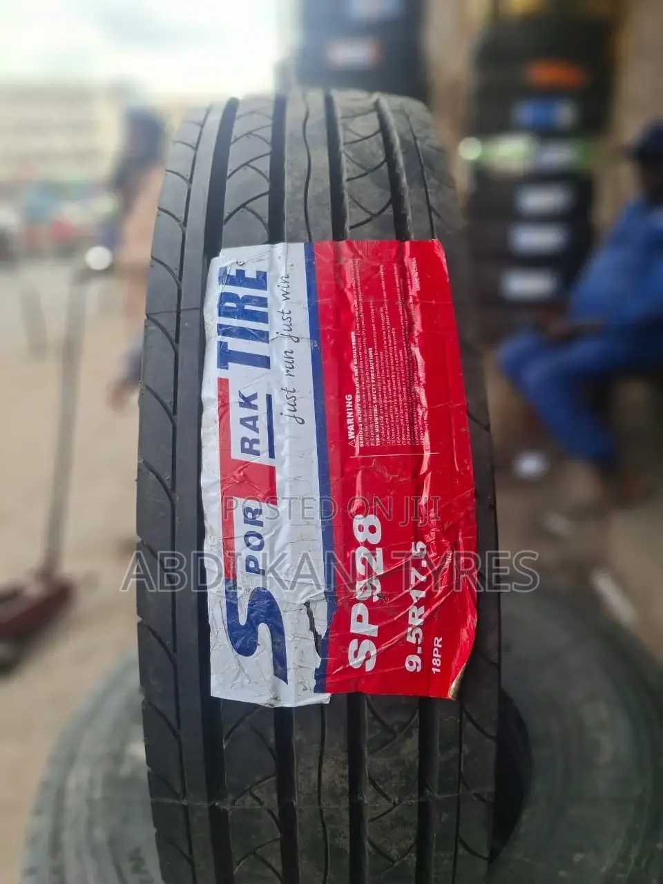 9.5r17.5 Sportrak Tire (Mn)