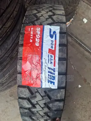 9.5r17.5 Sportrak Tire (Diff)
