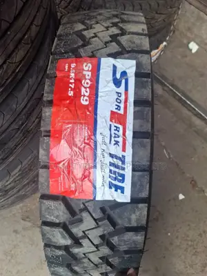 9.5r17.5 Sportrak Tire (Diff)