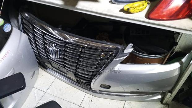 Front Bumper Crown 2016 - thumbnail 2