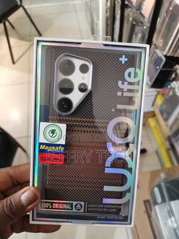 Luxo Life Carbon Design Case Available for Samsung S24 Ultra - main view