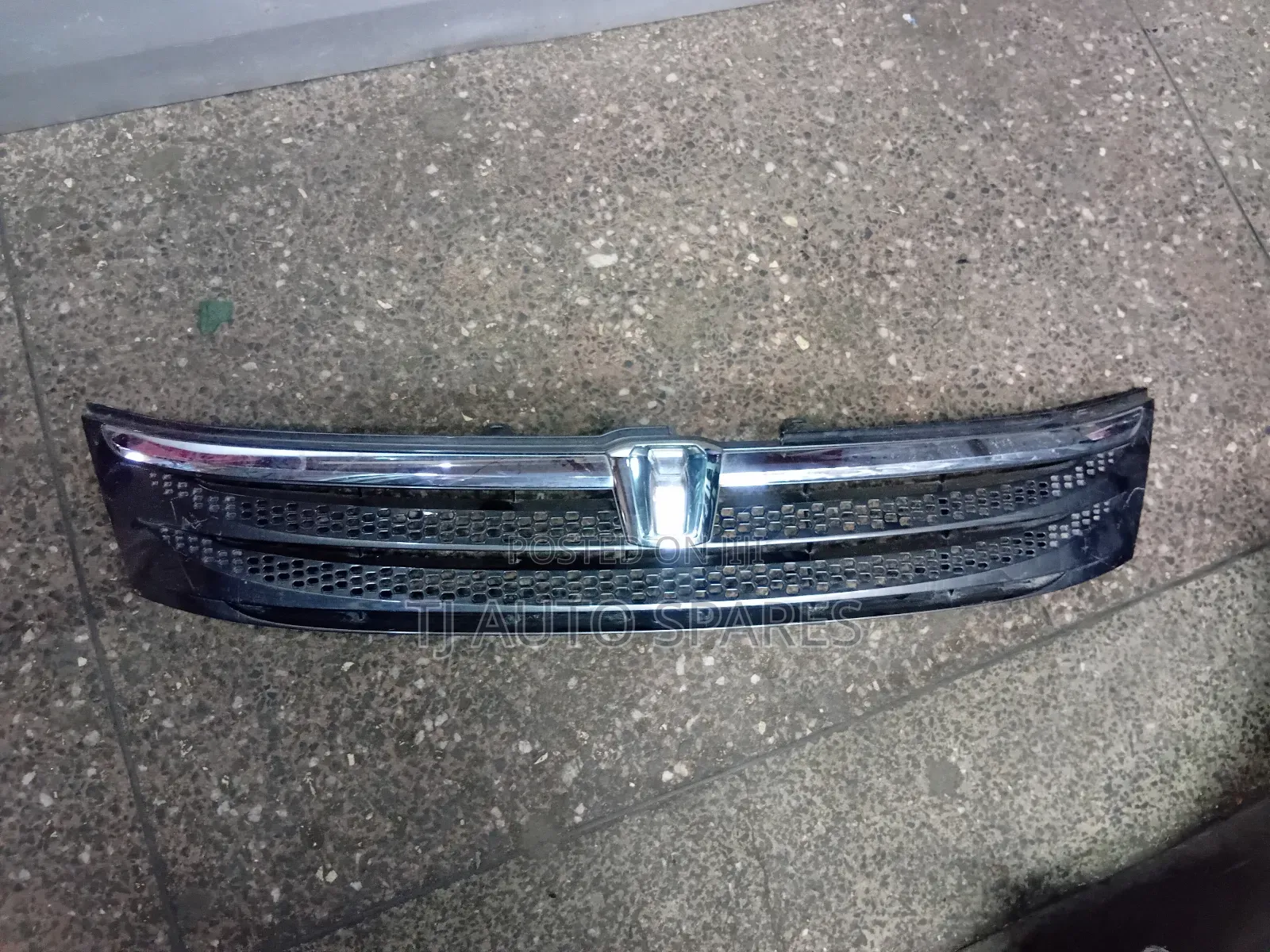 Grille Isis 2006