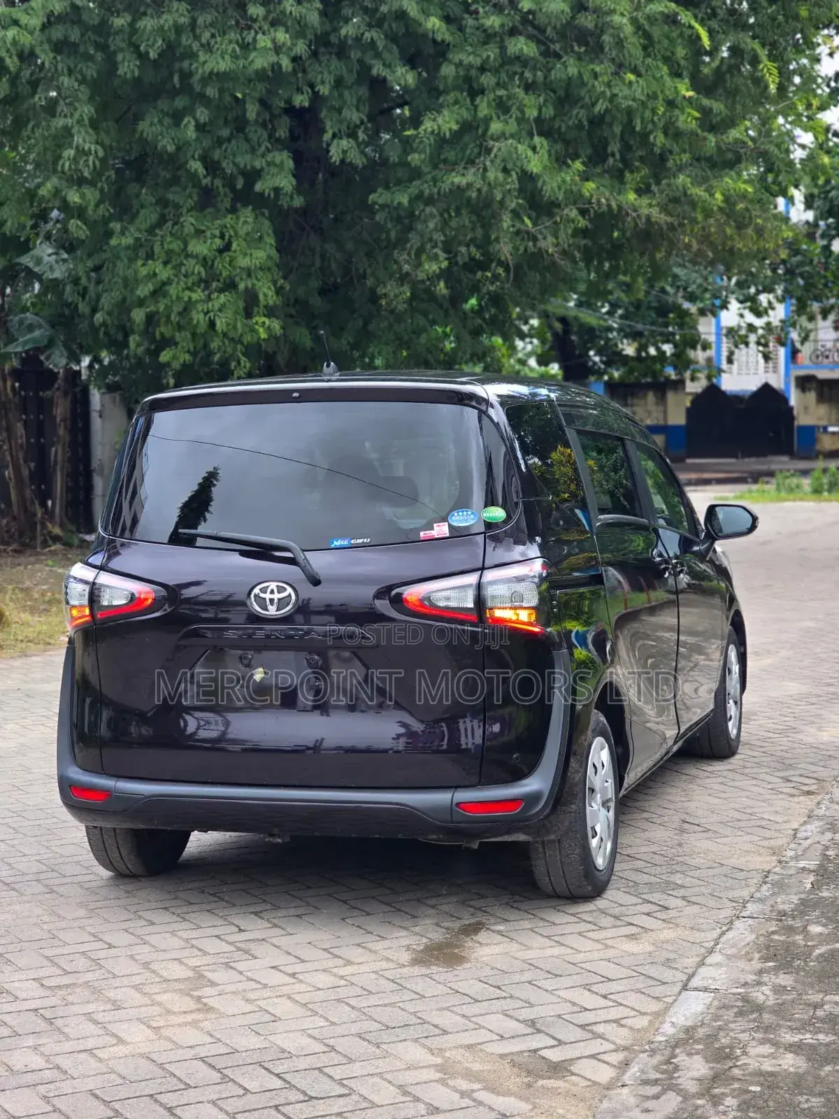 Toyota Sienta 1.5 FWD 2018 Purple