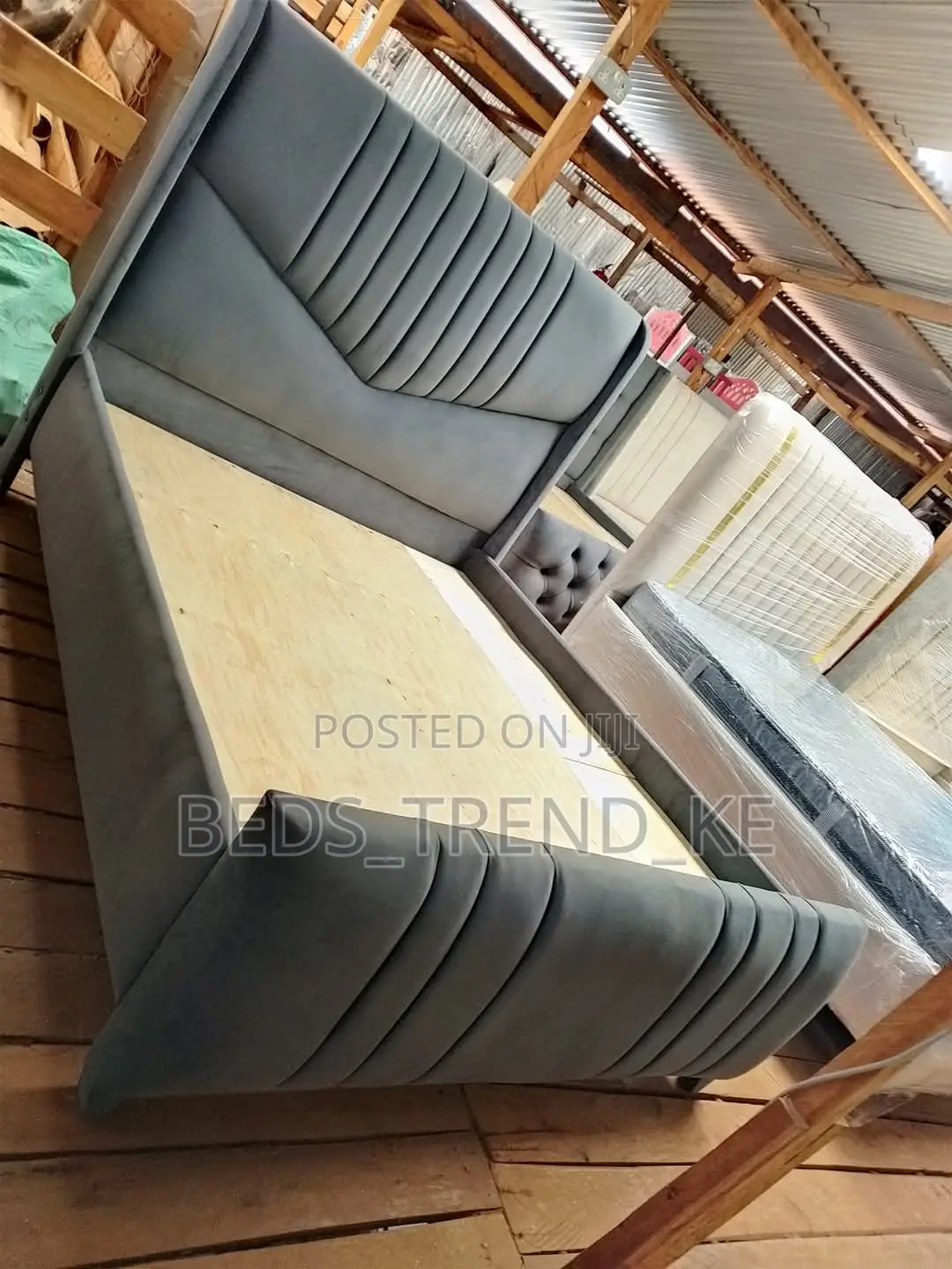 Beautiful 5 by 6 Ft Bed