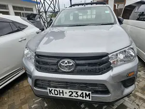 Toyota Hilux 2021 Gray