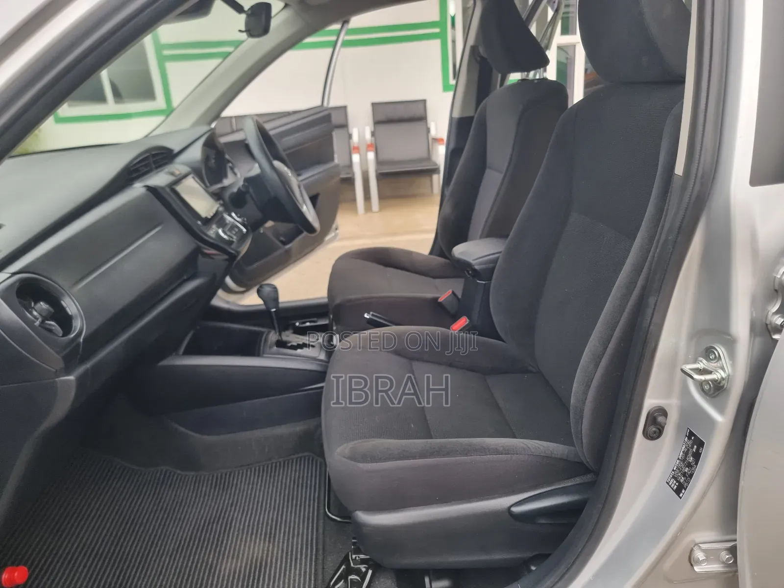 Toyota Axio 2018 Silver