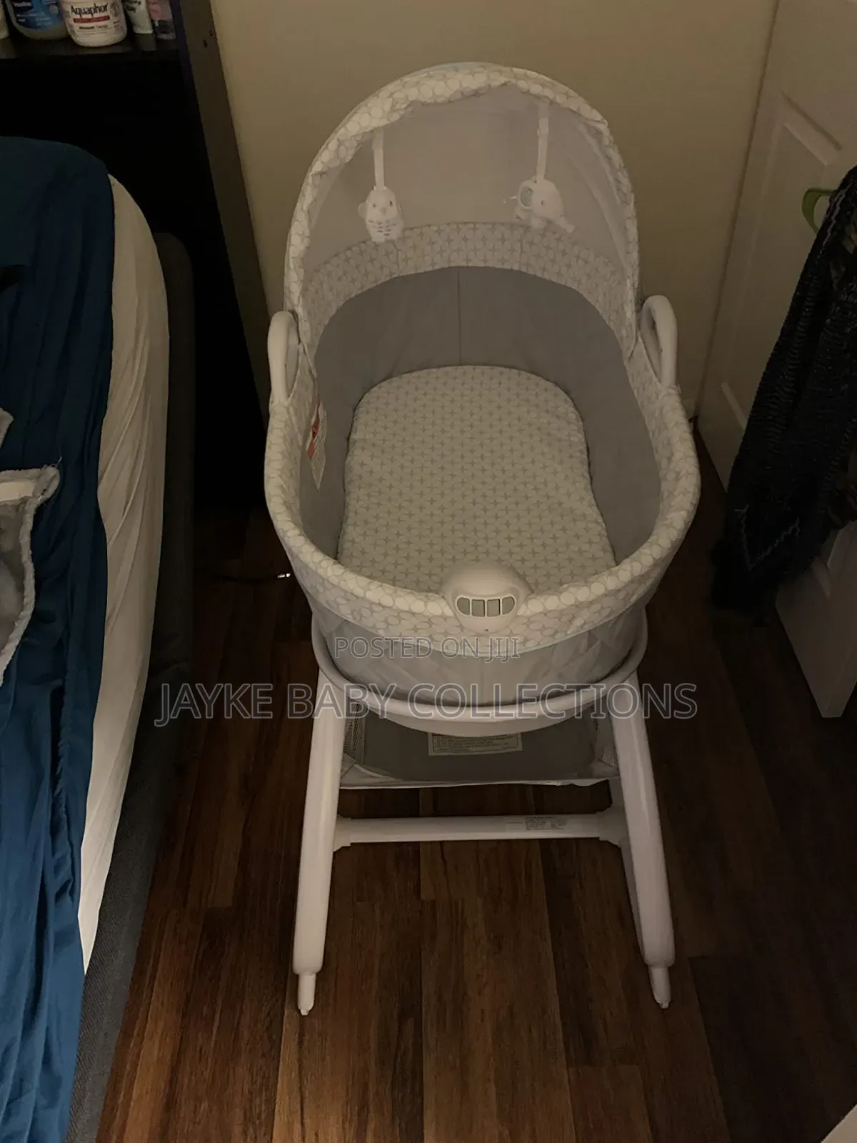 Deluxe 2-in-1 Moses Bassinet- Comfort, Portability Style