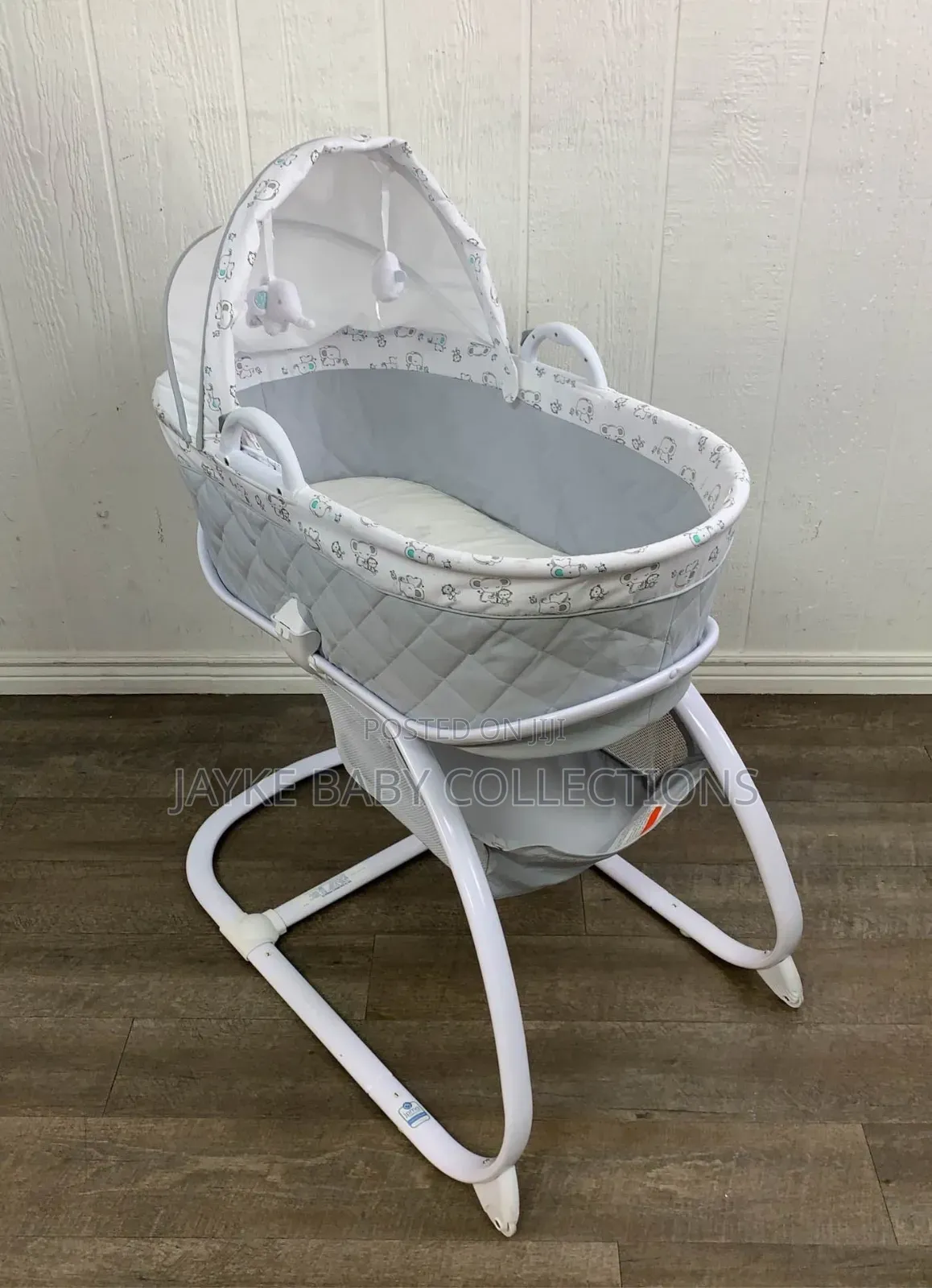 Deluxe 2-in-1 Moses Bassinet- Comfort, Portability Style
