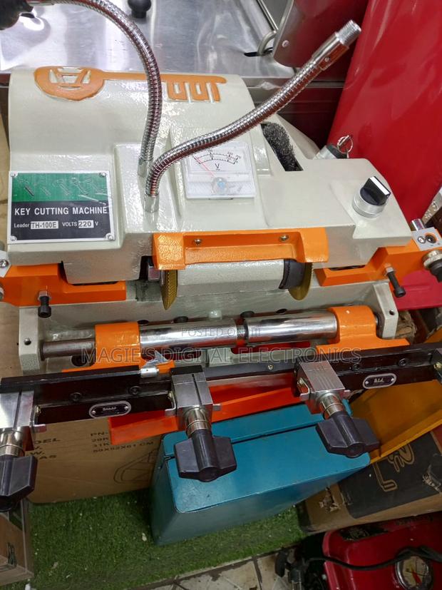 Top Exemplary Medium Key Cutting Machine - main view