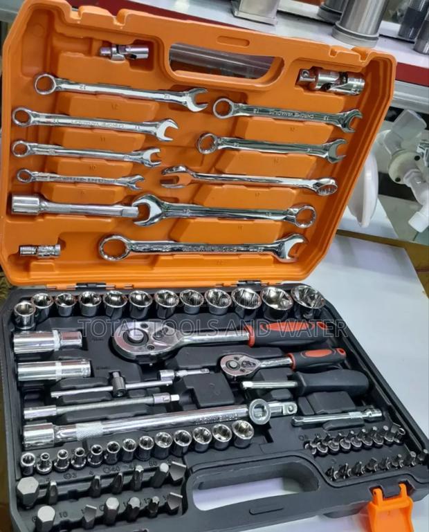Chrome Vanadium Socket Wrench Set 82pcs Set