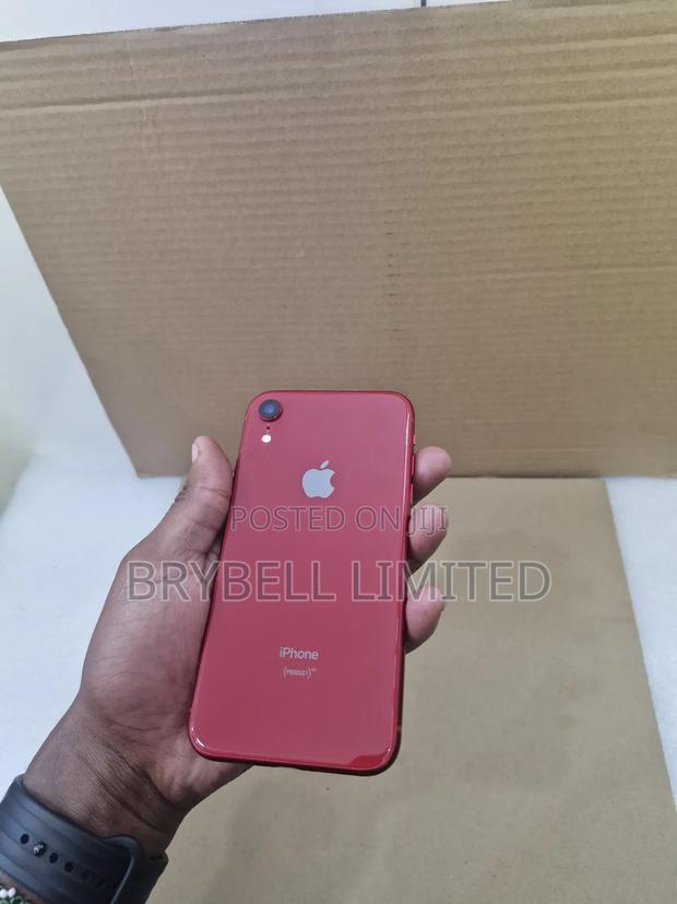 Apple iPhone XR 128 GB Red - main view