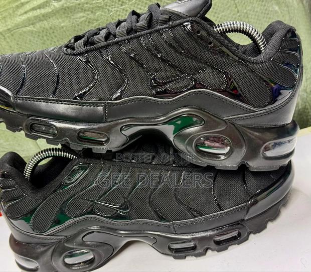 Nike Tn Airmax, Black Tn Sneakers