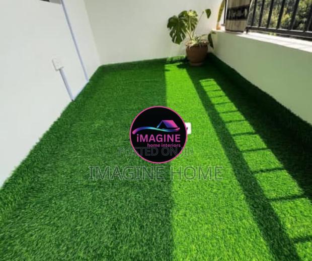 Decorate Smart Floor With Artificial Grass Carpet - main view