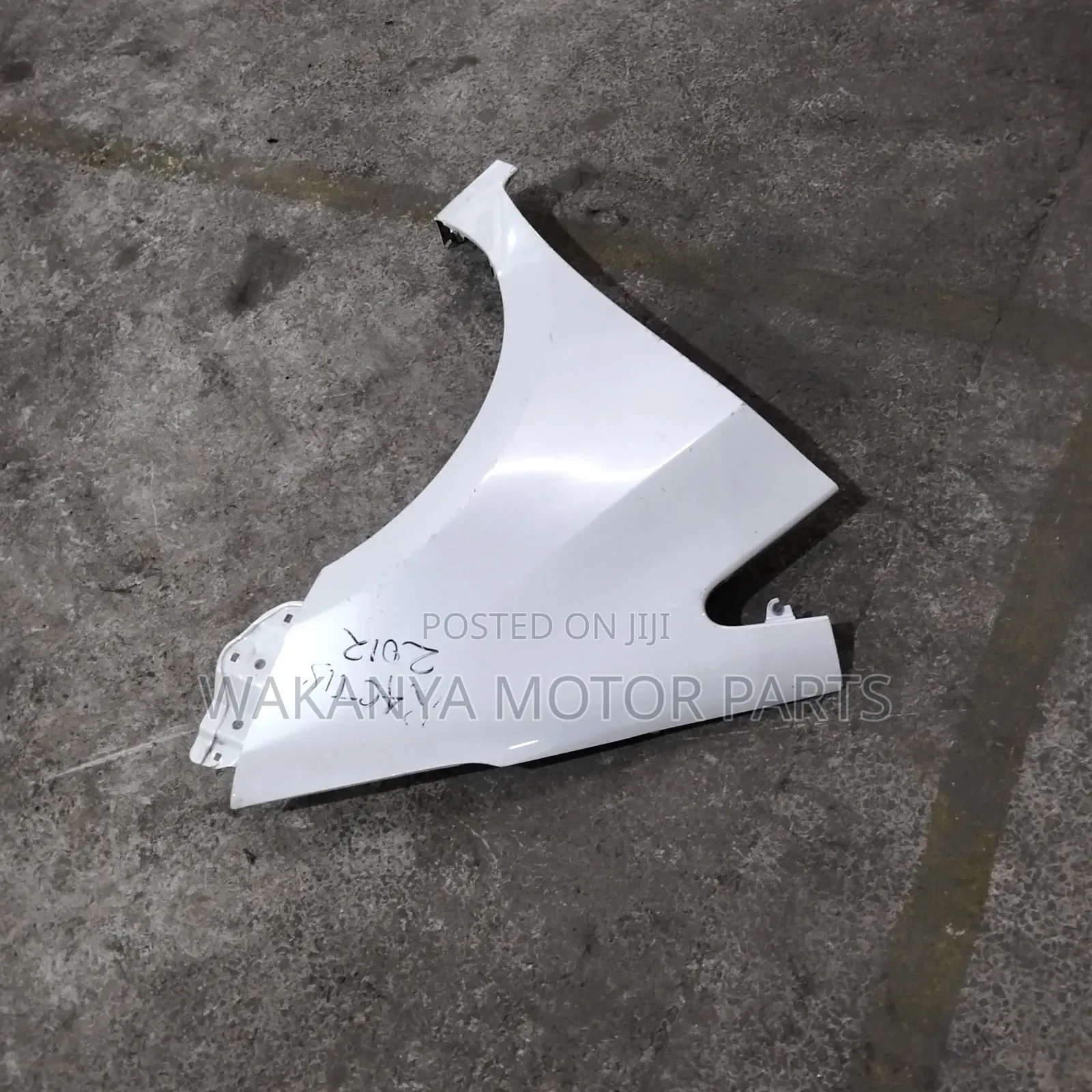 Toyota Ractis Clean Ex Japan Fender, Model 2012/2018