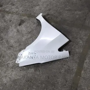 Toyota Ractis Clean Ex Japan Fender, Model 2012/2018