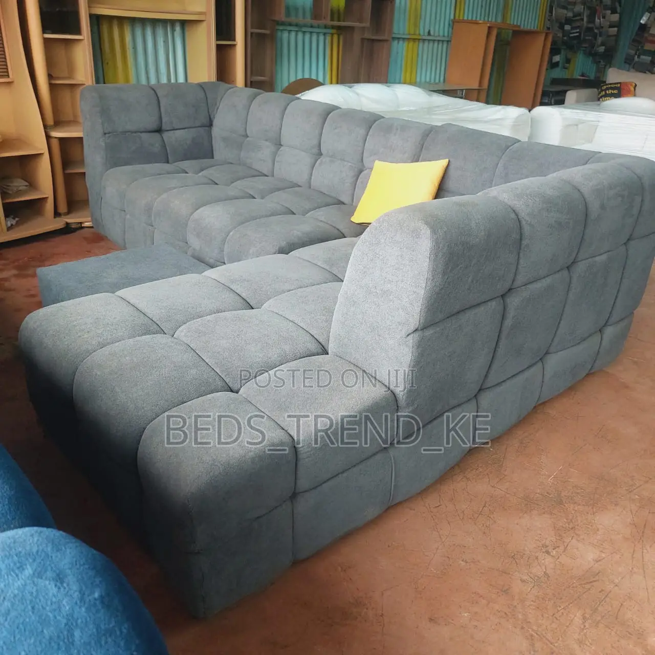 Refined 6 Seater L Seat With Free Throw Pillow