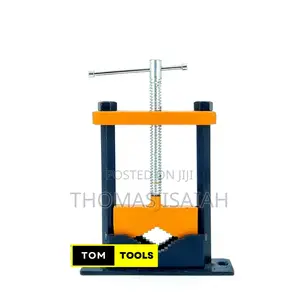 Metro 1⁄2 Inch to 4 Inch Square Pillar Type Pipe Vice