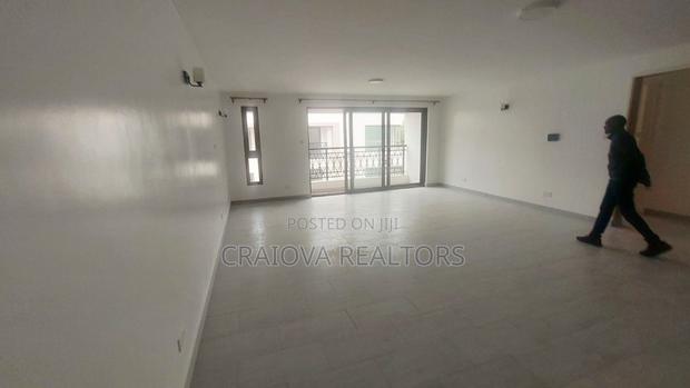 2bdrm Apartment in Valley Arcade for sale - thumbnail 2