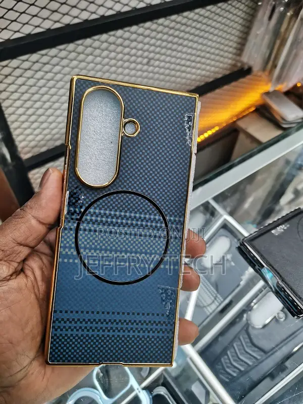 Samsung Galaxy Z Fold 7 Carbon Fibre With Magnetic