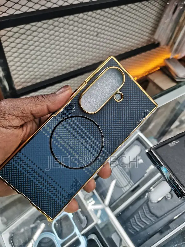 Samsung Galaxy Z Fold 7 Carbon Fibre With Magnetic
