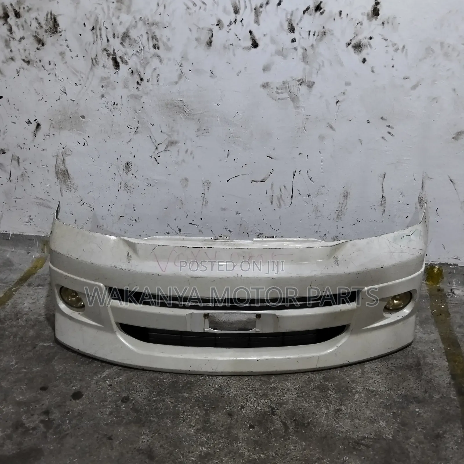 Toyota Voxy Model 2002/2003 Front Bumper Complete With Fogs