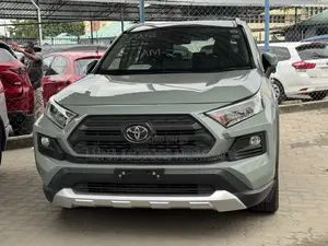 Toyota RAV4 Adventure 2019 Green
