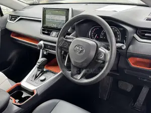 Toyota RAV4 Adventure 2019 Green